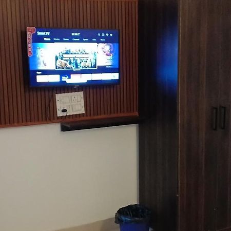 Hotel Blue Heaven Oyotownhouse Ghaziabad Luaran gambar