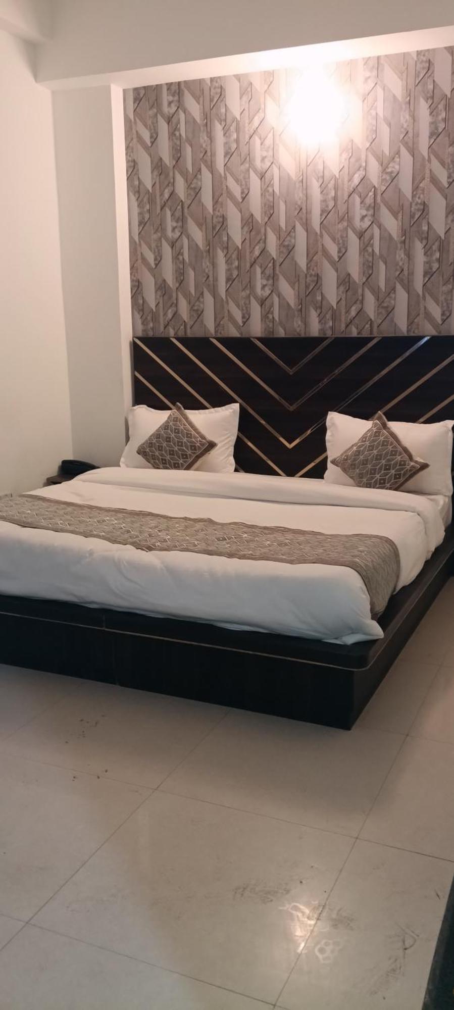 Hotel Blue Heaven Oyotownhouse Ghaziabad Luaran gambar