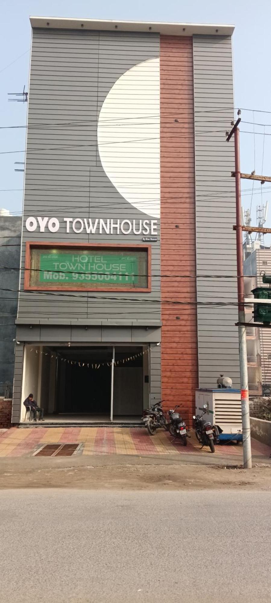 Hotel Blue Heaven Oyotownhouse Ghaziabad Luaran gambar